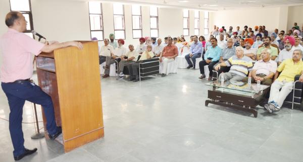 Dr Shashi Kant Mahajan, General Secretary Teachers Association thanked all the officers and both former and present faculty members and other honourable dignitaries for their presence on Celebrations of Teachers Day